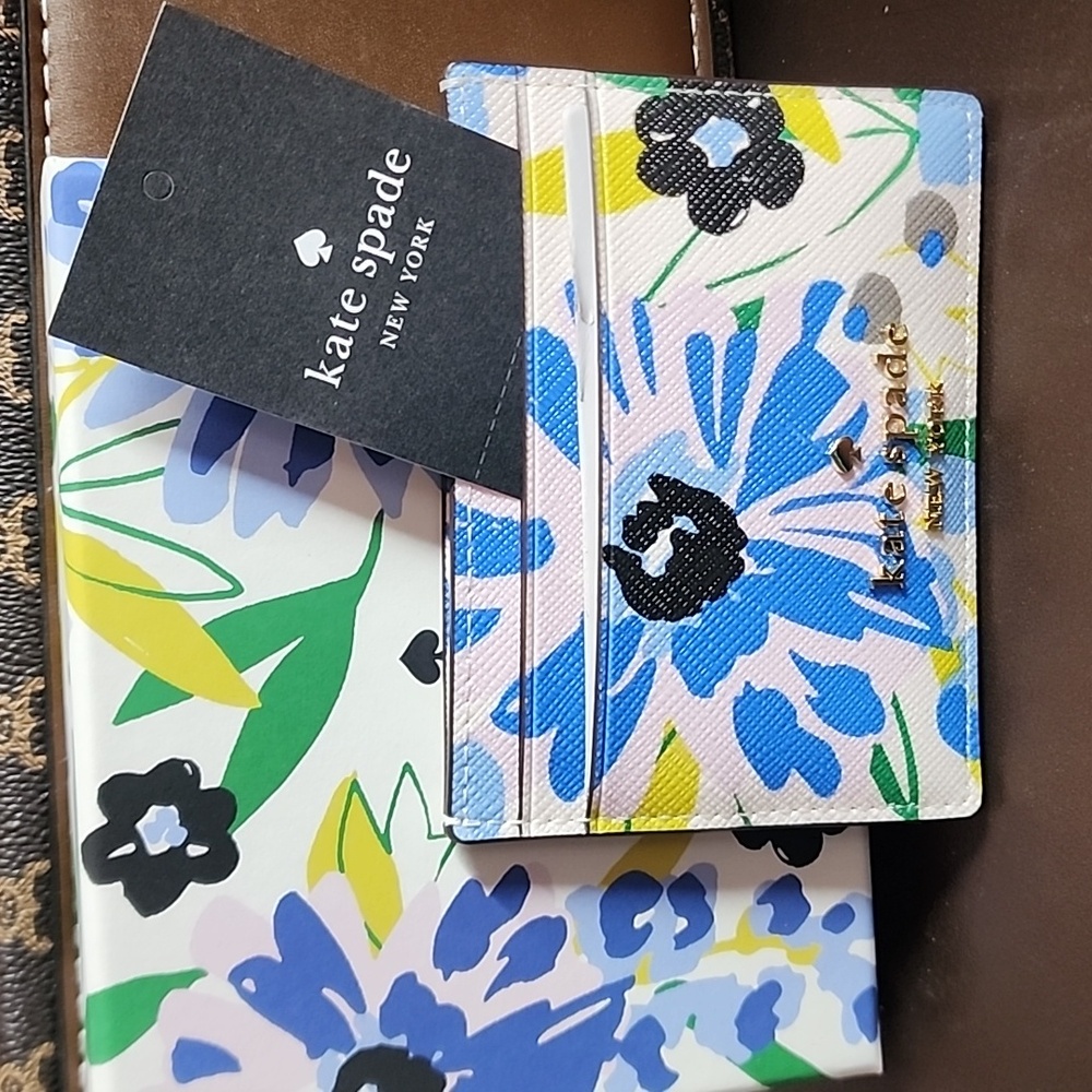 NIB Kate Spade Floral Card Holder - Picture 6 of 8